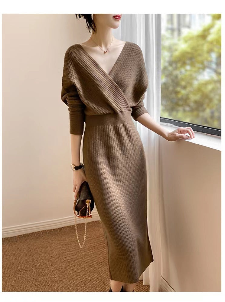 Design sense V-neck bag hip knitted dress