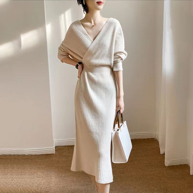 Design sense V-neck bag hip knitted dress