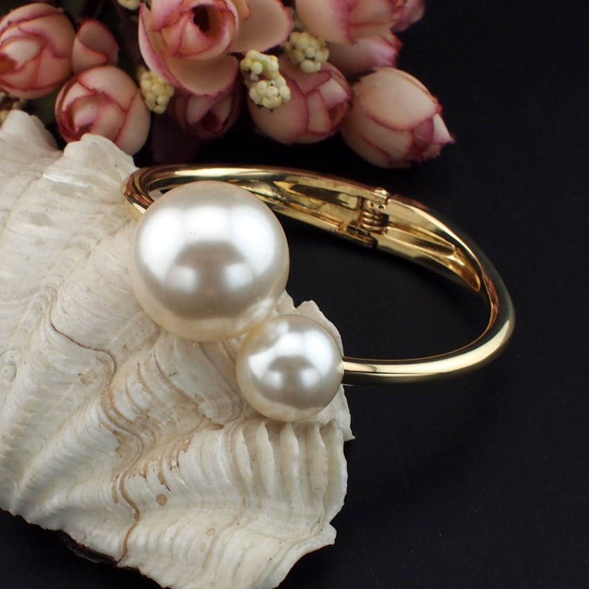 Asymmetric Pearl Bracelet